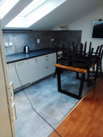 Vinylová podlah v kuchyňce Bukoma Stone uClick XL Beton Kámen Šedohnědý 6
